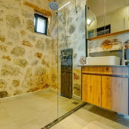 Villa Stone Uno *